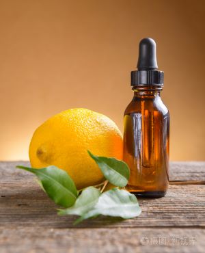 Эфирное масло цедры лимона используется во многих областях.